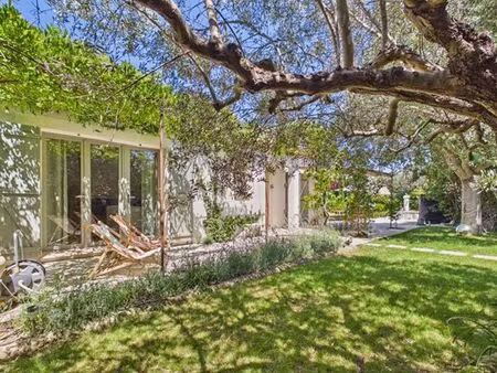 maison de 5 pièces de luxe en location à saint-étienne-du-grès  provence-alpes-côte d'azur