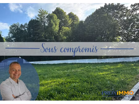 voiron : parcelle de terrain constructible et viabilisée de 104
