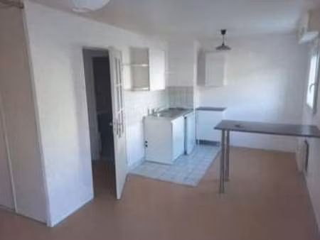 location appartement t1 à quimper (29000) : à louer t1 / 30m² quimper