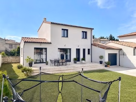 villa récente 4 pièces avec jardin et garage  au calme