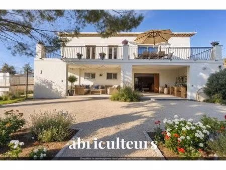 belle maison t4 avec possibilité d'aménagement  terrasses et jardin à eguilles (13510)