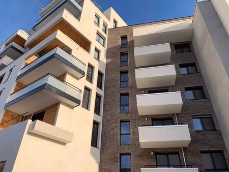 t3 avec balcon - quartier des docks - rouen