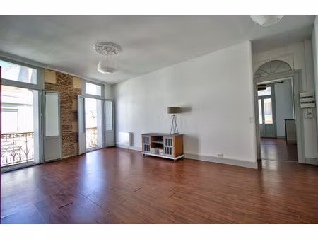 appartement haussmannien hyper centre 2 chambres  balcons