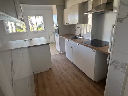 location appartement 4 pièces 72 m² à allauch (13190)