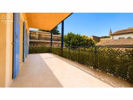 t4 avec terrasse de 30 m²  ascenseur et cave