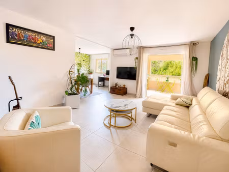 duplex de 105m2 habitables avec 4 chambres à 5mn à pied des