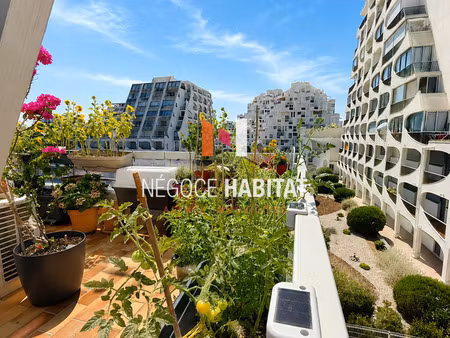 3 min. plage - t2/3 de 69m2 - terrasse - piscine - parking
