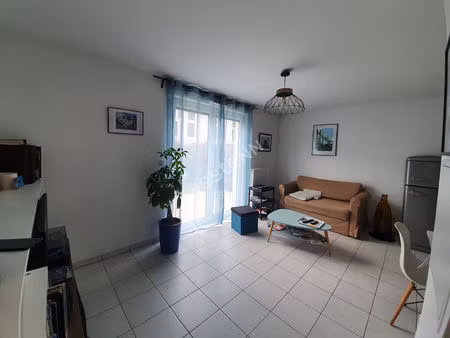 orvault ferrière : exclusivité ! en rez de jardin  t2 avec terrasse parking couvert sécuri