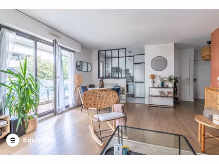 appartement de 63 50m2  avec terrasse de 10 50m2  situé rue
