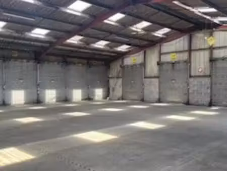 location entrepôt 600m²