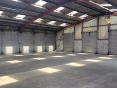 location entrepôt clermont-ferrand 63100 600m²