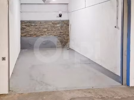 location parking 15 m² à toulon (83000)  167 €