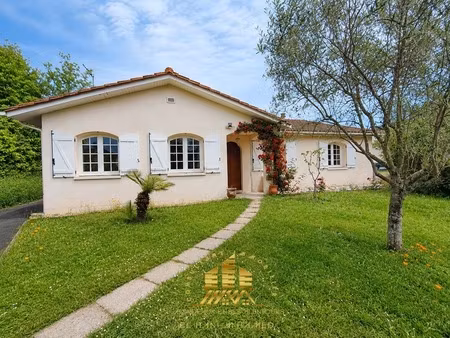 à seulement 10 minutes de bordeaux ! magnifique maison de plain-pied de 160 m² avec 4 cham