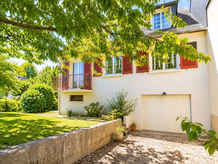 maison à vendre à châteaugiron ? centre-ville ? 5 chambres ? terrain de 477 m²