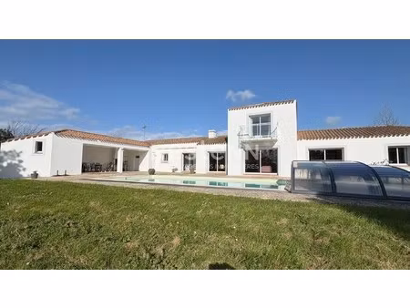 maison le fenouiller 7 pièce(s) 202 m2