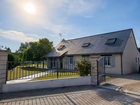 maison avec possibilité de gîte  plus de 2000 m² de terrain  vue campagne et sans vis-à-vi