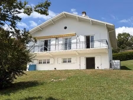 maison traditionnelle de 99 m² à behasque-lapiste