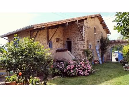 propriété de caractère en pierre