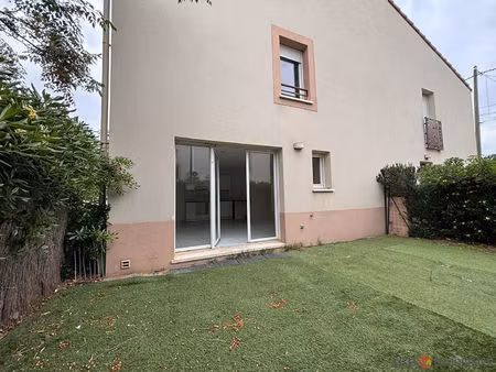 a louer appartement t3 en duplex avec jardinet en copropriété