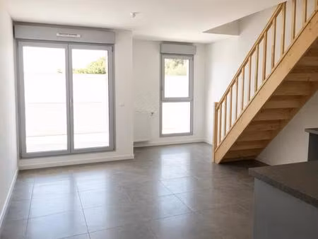 t2 en duplex avec loggia et double-parking à villenave d'ornon
