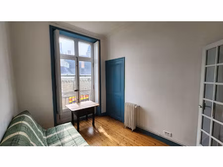chambre en colocation - rue du château