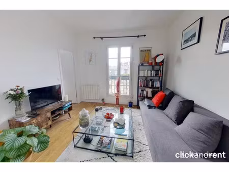 charmant deux pièces avec vue sur paris