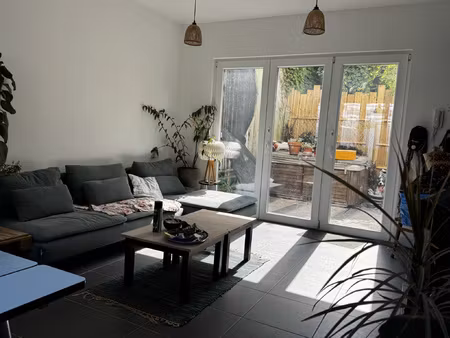 barrière st genès - charmant t2 meublé avec cour privative