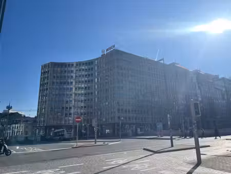 espace de bureaux à vendre sur la place madou à bruxelles