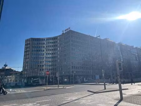 espace de bureaux à vendre sur la place madou à bruxelles