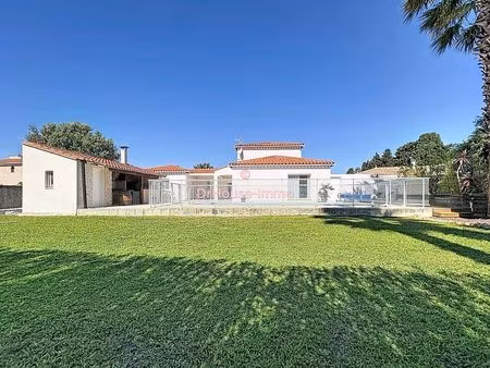 magnifique maison familiale avec piscine  jardin et garage