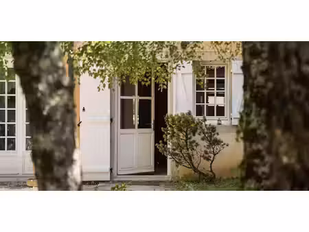 maison avec jardin et terrasse domblans (39)