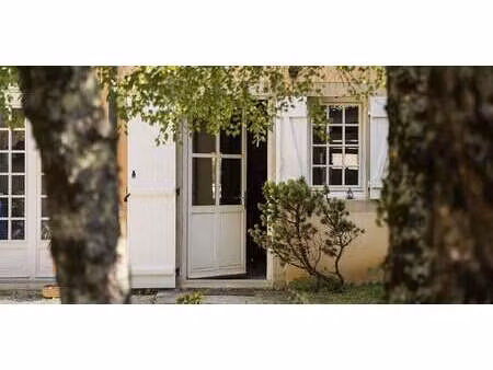 maison avec piscine et jardin domblans (39)