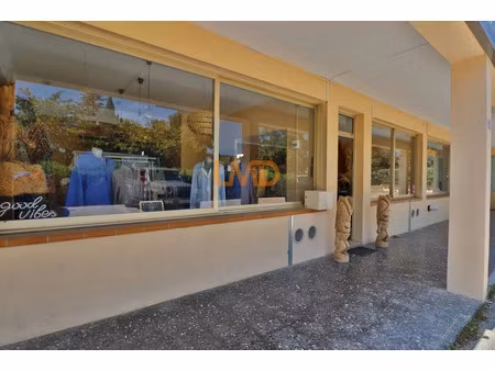 vente locaux professionnels 3 pièces 78 m² à sanary-sur-mer (83110)  82 000 €