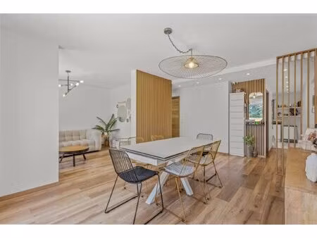4 pièces rénové – 91 62 m² – 3 chambres – terrasse – double stationnement grasse –...