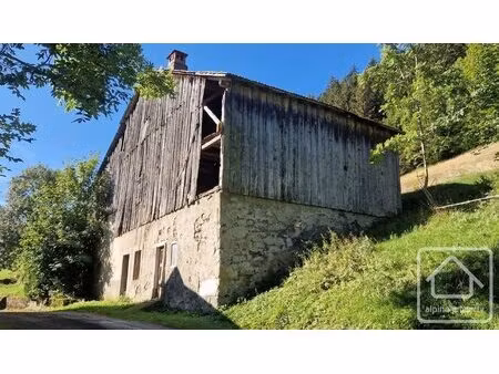 une ferme à rénover répartie sur 3 niveaux