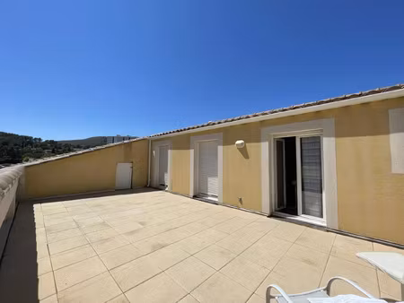 location appartement 4 pièces 71 m² à aubagne (13400)