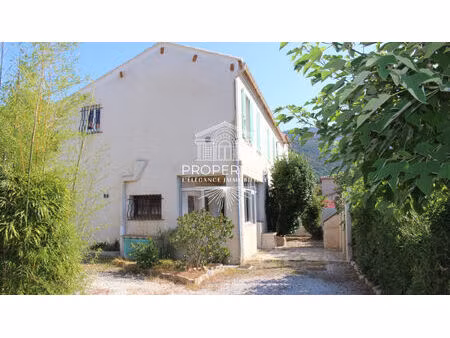 le lavandou - cavalière - 2 appartements t2 + t3 proche plage - à rénover - garage