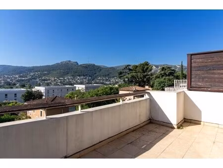 référence : 6972-mtr - t4 duplex terrasses et parking en sus