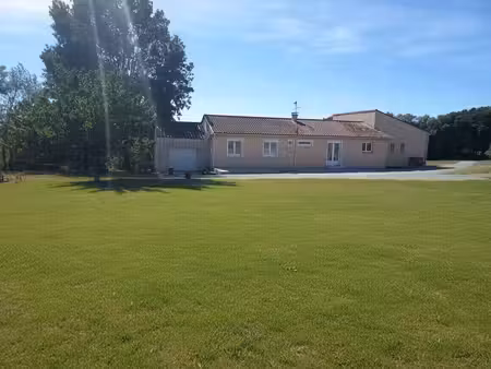 villa de plain-pied de 200 m² sur 6550 m²