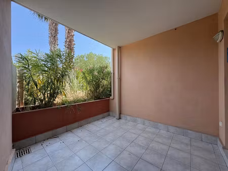 location appartement 3 pièces 64 m² à saint-cyr-sur-mer (83270)