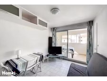 appartement t2 cabine et loggia de 35 m2 à sète 34200