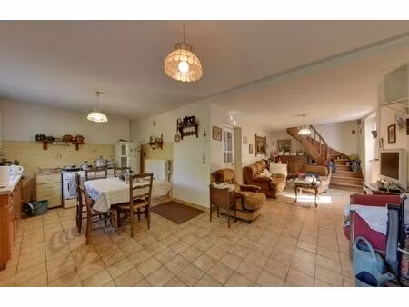 maison mitoyenne à rénover – 77 m² – terrain 1 431 m²