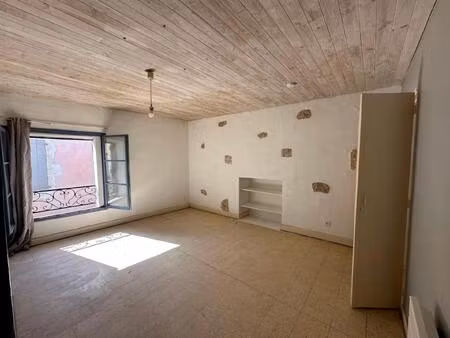 immeuble avec 3 lots dans le centre de montpezat-de-quercy