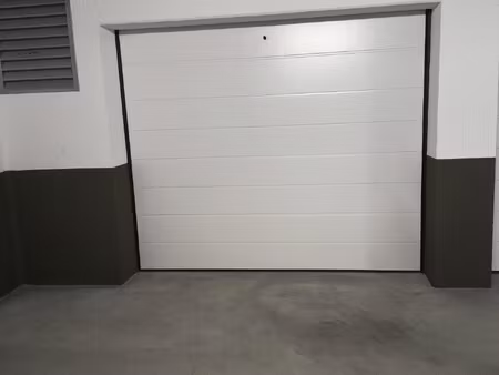grand garage à louer