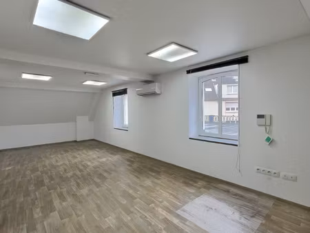 local professionnel à louer - 80 m2 - centre-ville de forbac