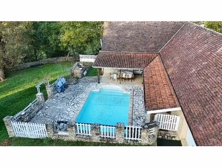piscine  dépendance et jardin : tout est réuni !