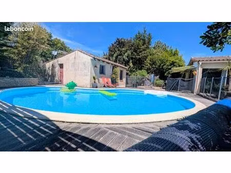 maison individuelle de plain-pied avec piscine et logement indépendant – villeneuve-la-com