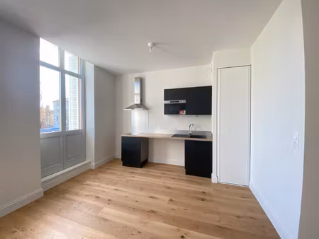 dans ancien presbytère réhabilité appt 2 pièces de 34 40 m2