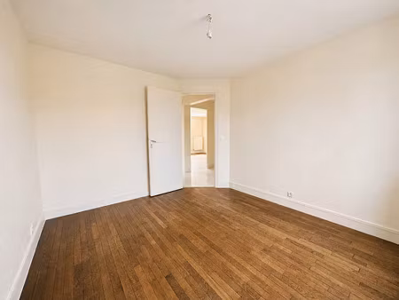 location appartement 3 pièces 60 m² à le chesnay (78150)  1 320 €