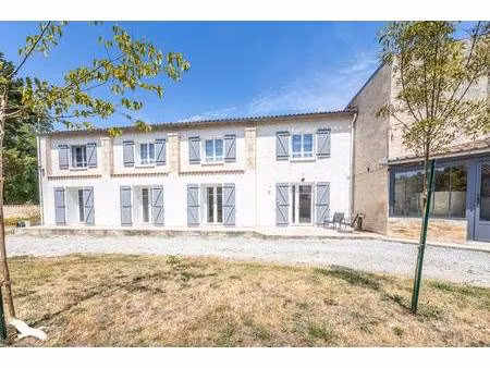 vente maison 5 pièces 141 m² saint-hilaire-la-palud (79210)